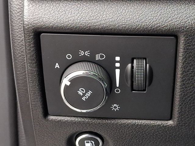 Used 2017 Jeep Grand Cherokee Limited image 26