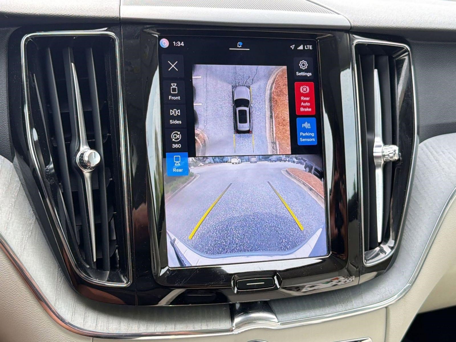 Certified 2024 Volvo XC60 B5 Plus w/ Protection Package Premier AWD/4WD image 26