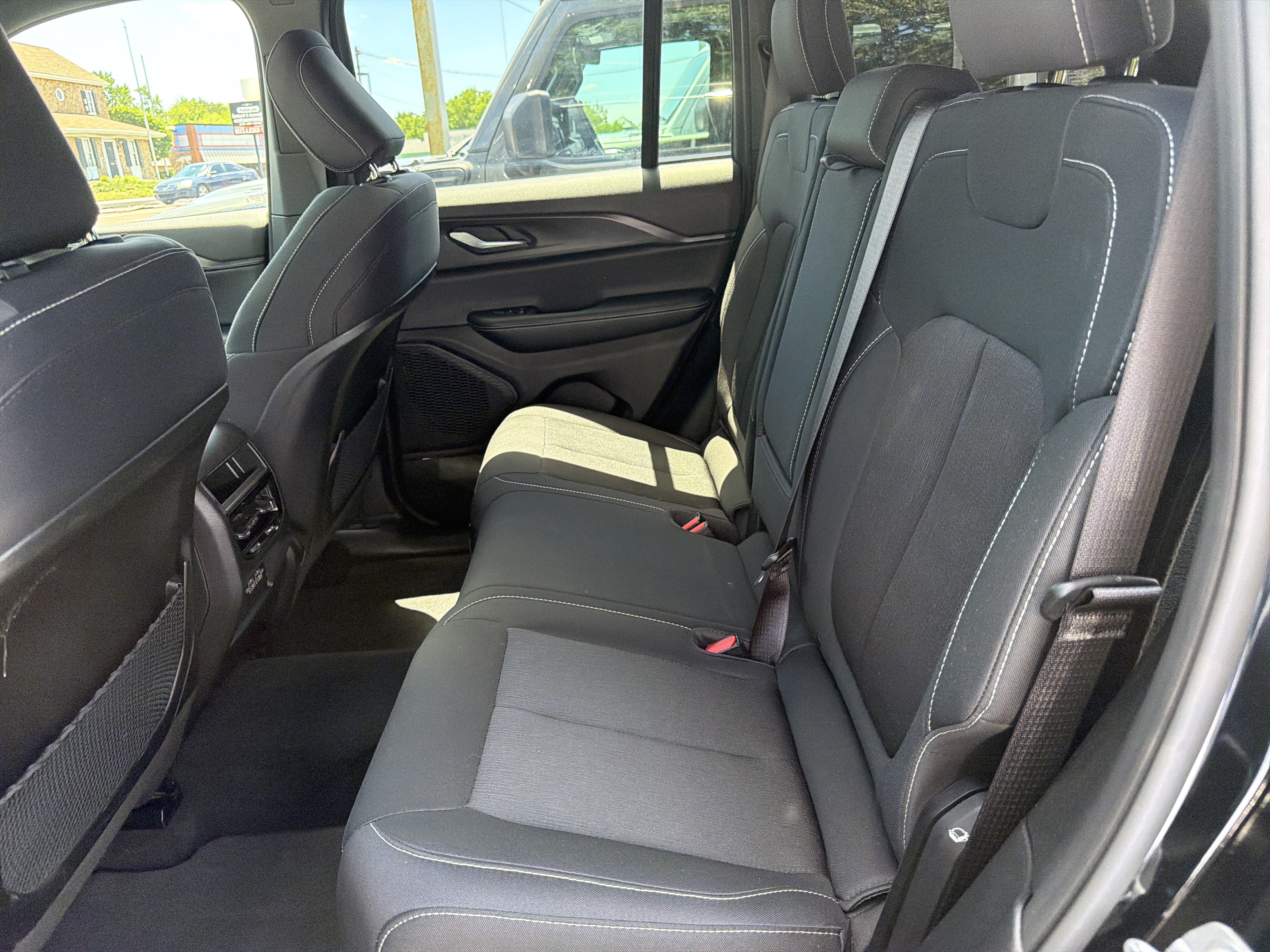 Certified 2025 Jeep Grand Cherokee Laredo X w/ Luxury Tech Group I AWD/4WD image 11