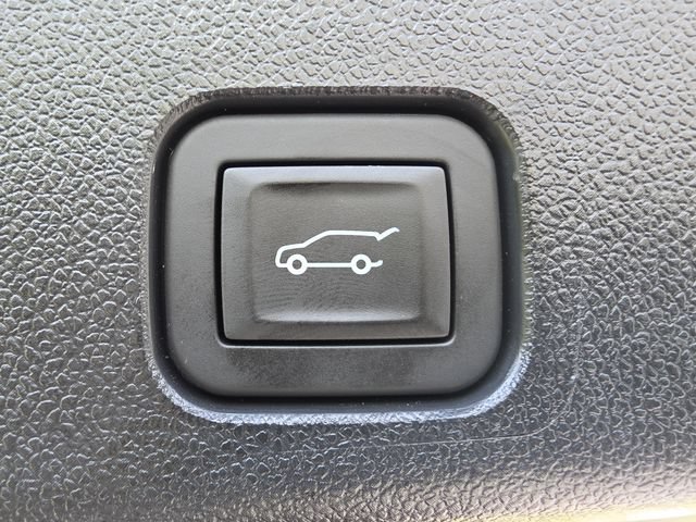 Certified 2026 Chevrolet Traverse Z71 w/ Driver Confidence Package AWD/4WD image 6
