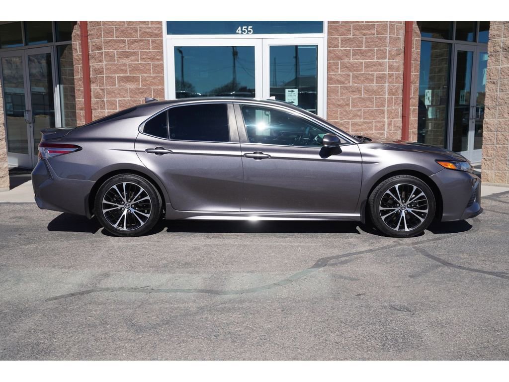 Used 2019 Toyota Camry SE w/ Convenience Package image 5