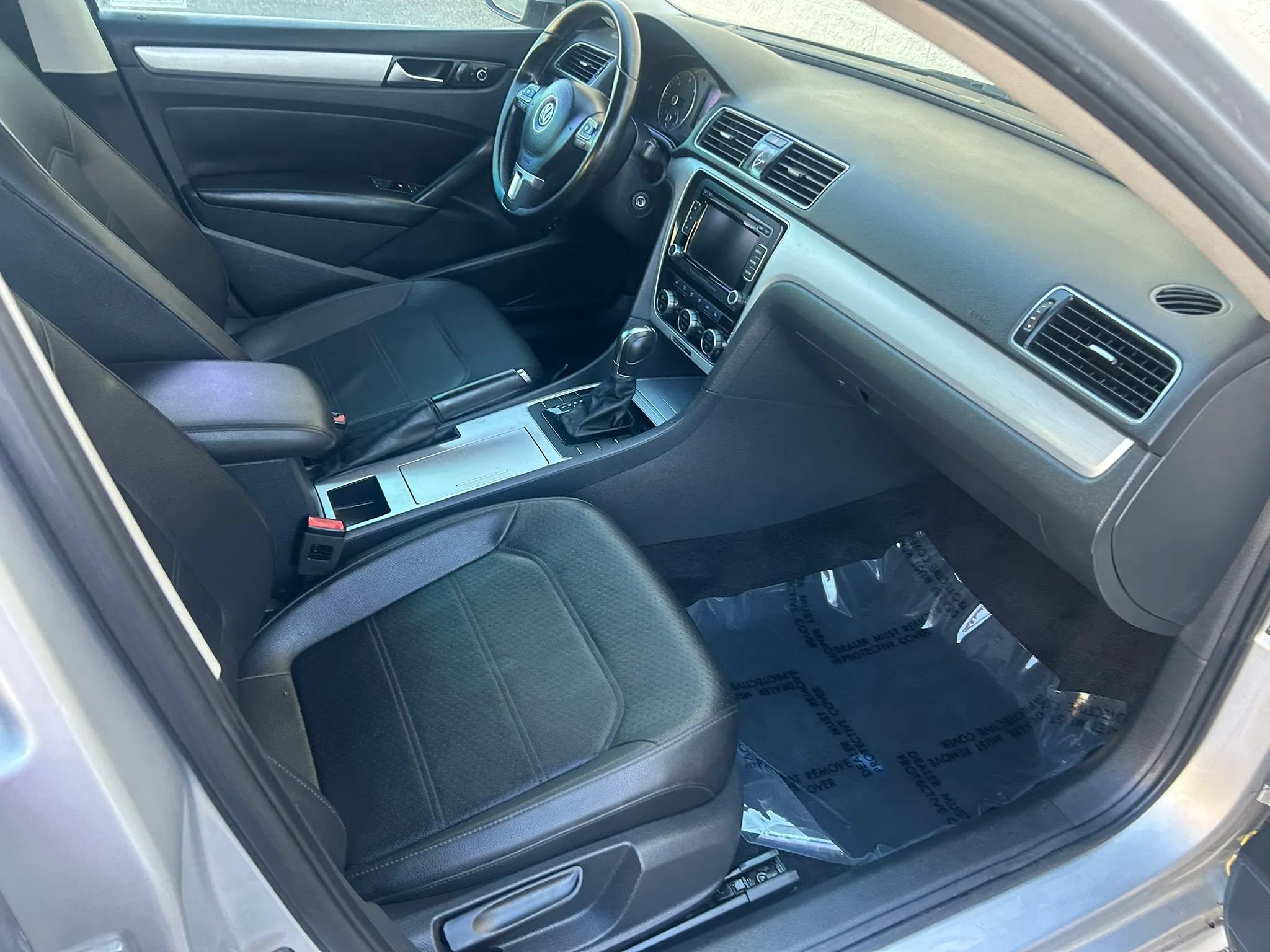 Used 2012 Volkswagen Passat TDI SE FWD image 12