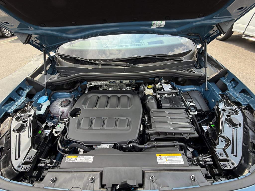 New 2026 Volkswagen Tiguan SEL R-Line AWD/4WD image 28