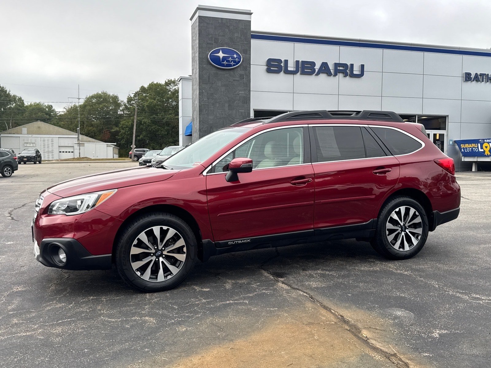 Used 2017 Subaru Outback 2.5i Limited AWD/4WD image 4