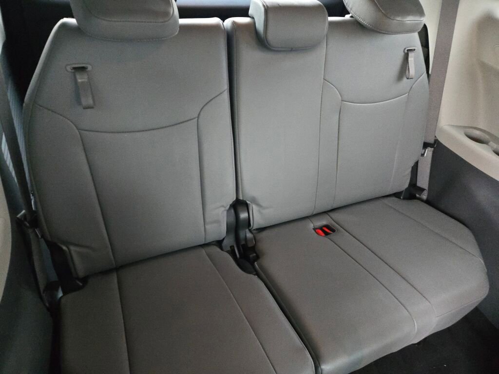 Used 2023 Toyota Sienna XLE image 11