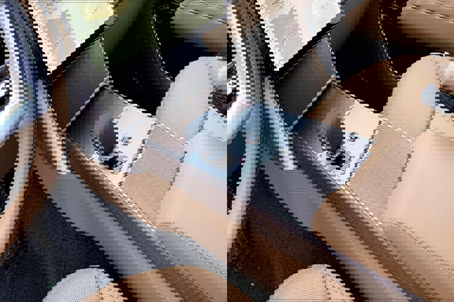 New 2026 Land Rover Range Rover SE image 7