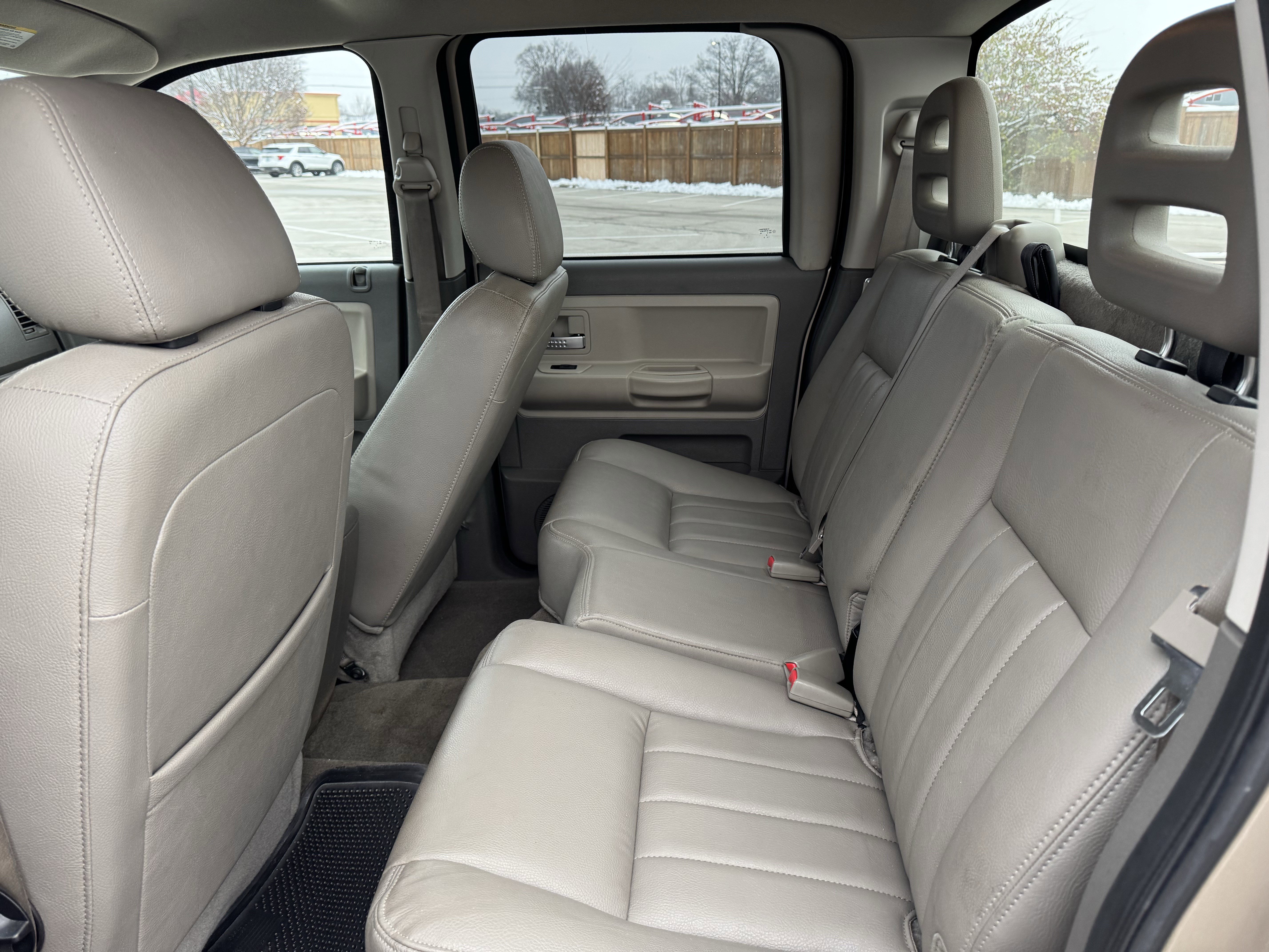 Used 2005 Dodge Dakota Laramie image 30