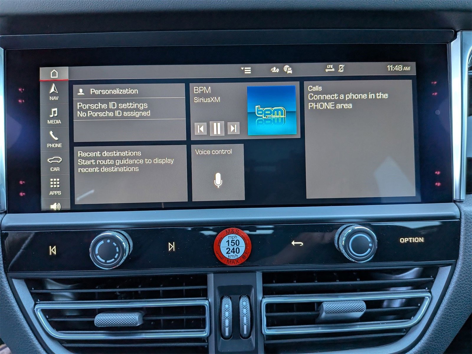 New 2025 Porsche Macan image 18