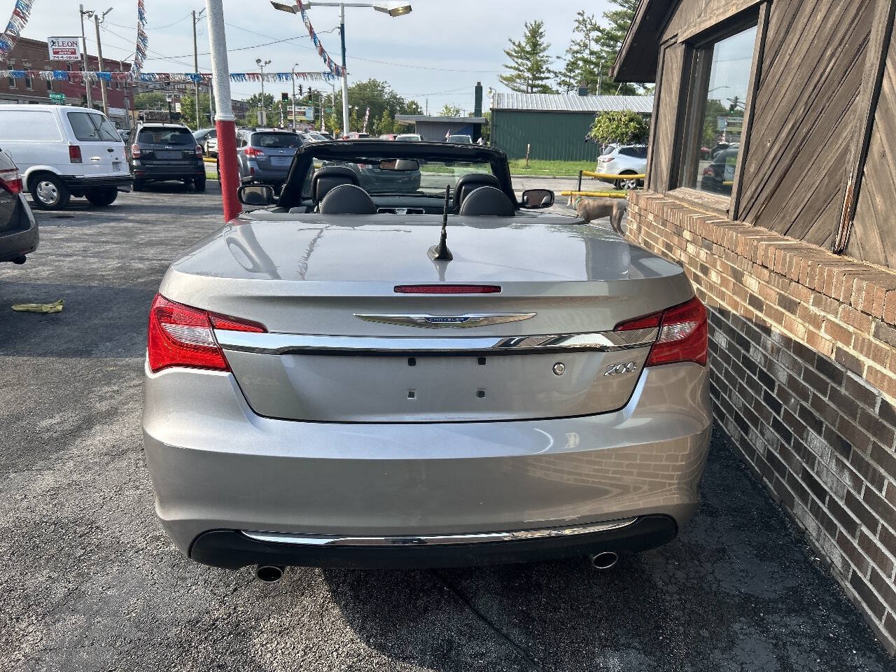 Used 2013 Chrysler 200 Limited FWD image 3