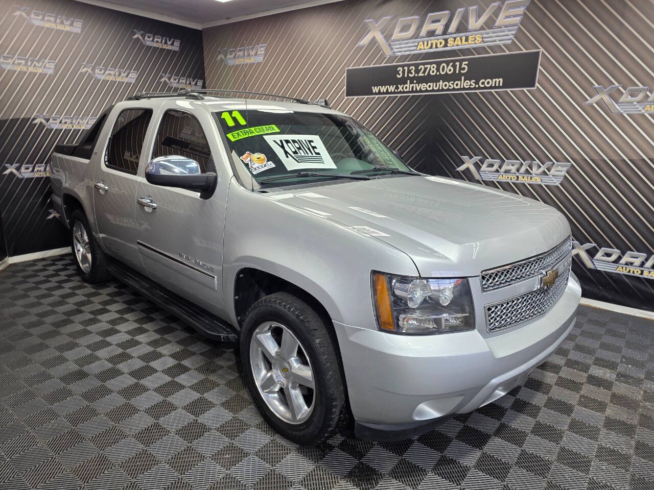 Used 2011 Chevrolet Avalanche LTZ RWD image 7