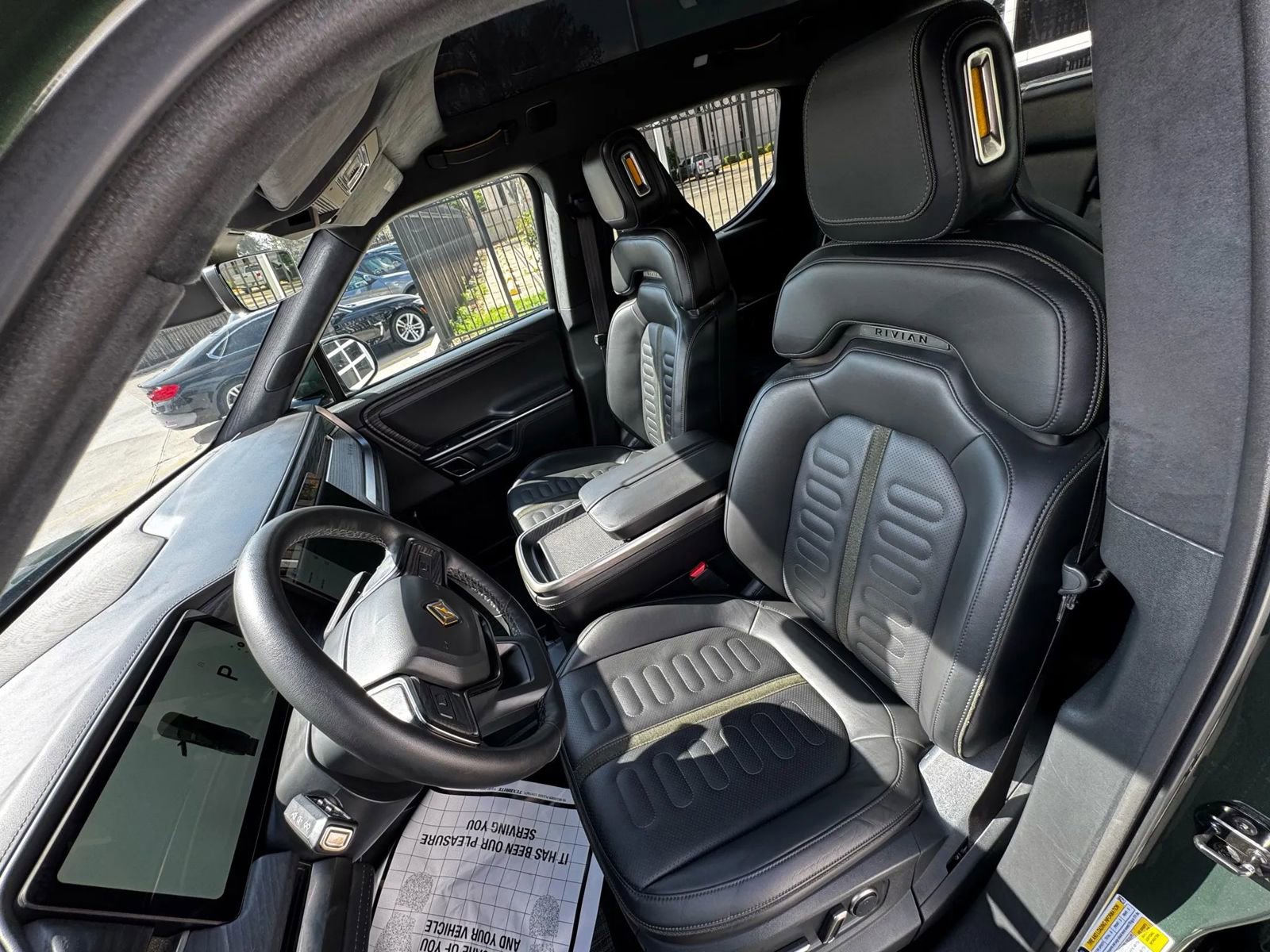 Used 2023 Rivian R1T Adventure image 9