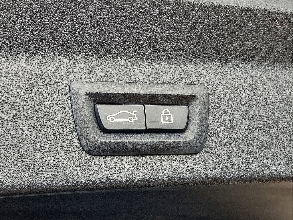 Used 2021 BMW X3 xDrive30e w/ Convenience Package image 14