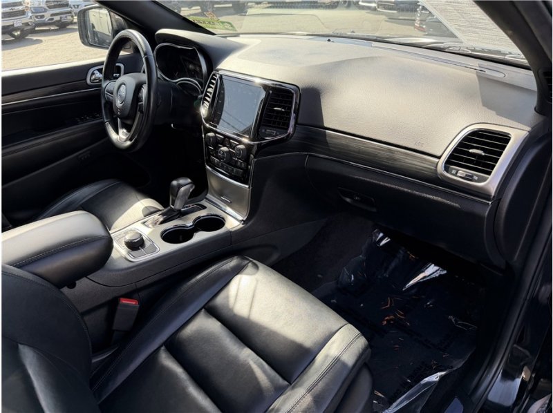 Used 2019 Jeep Grand Cherokee Limited image 32