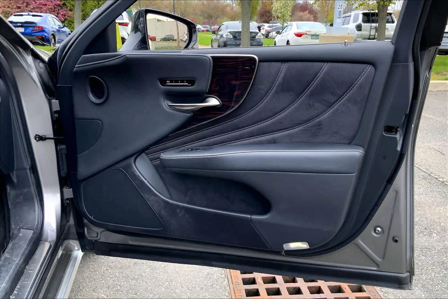 Used 2023 Lexus LS 500 AWD w/ Interior Upgrade Package image 23