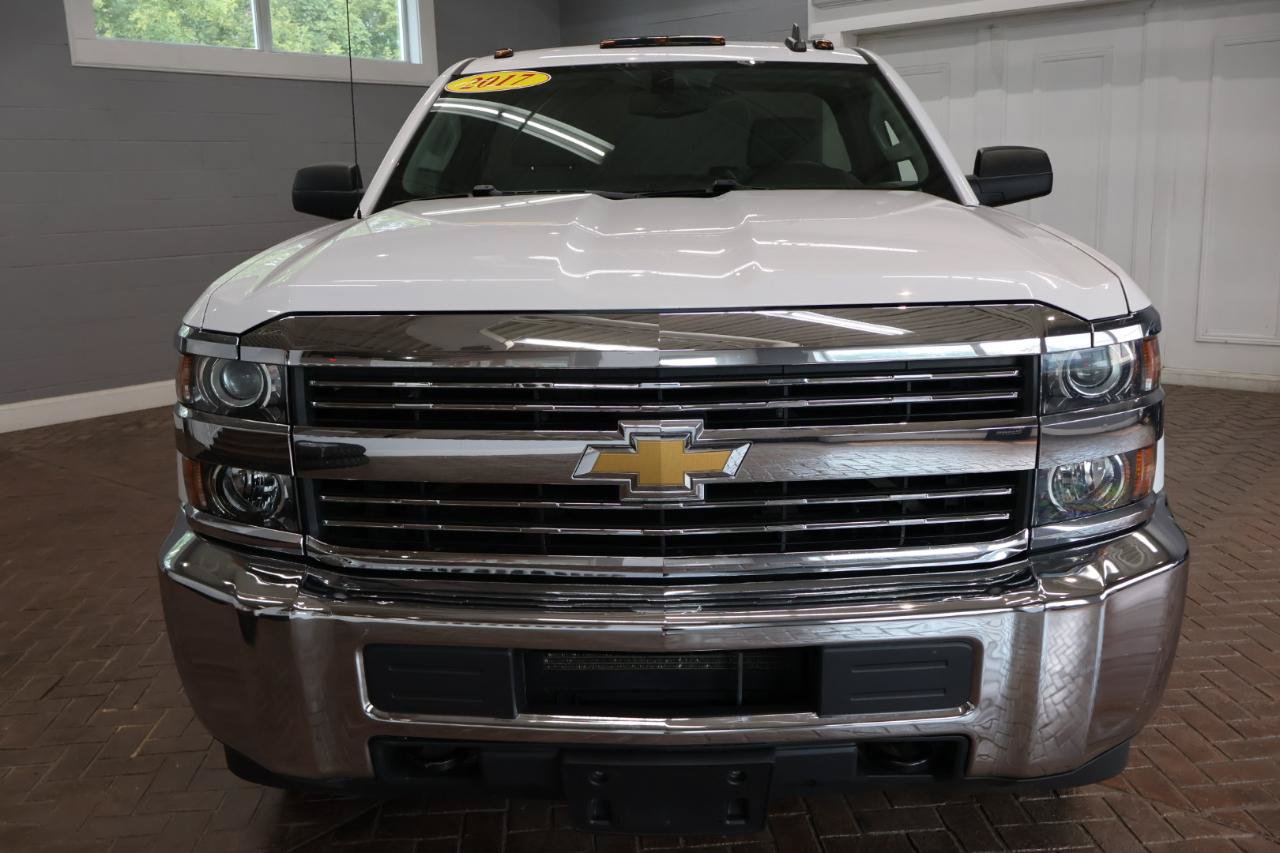 Used 2017 Chevrolet Silverado 2500 W/T w/ WT Convenience Package AWD/4WD image 2