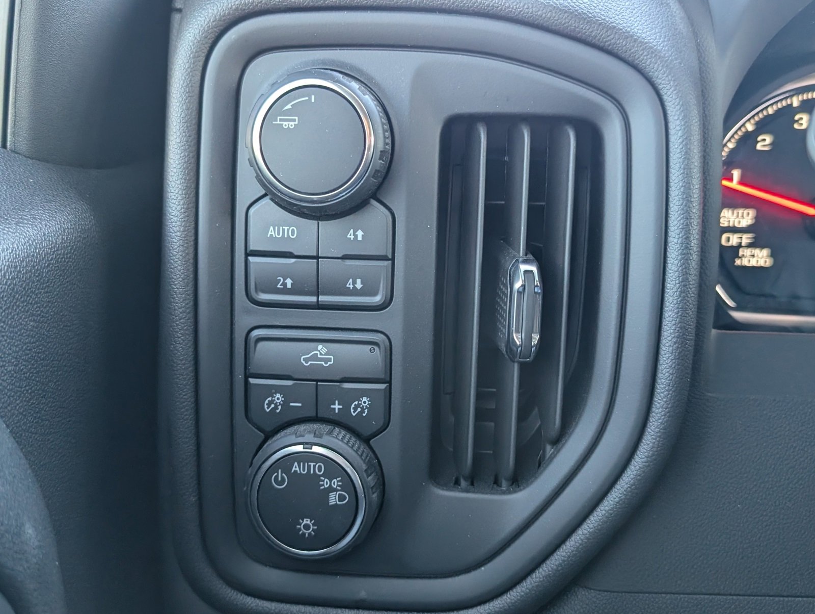 Used 2024 Chevrolet Silverado 1500 Custom Trail Boss image 14