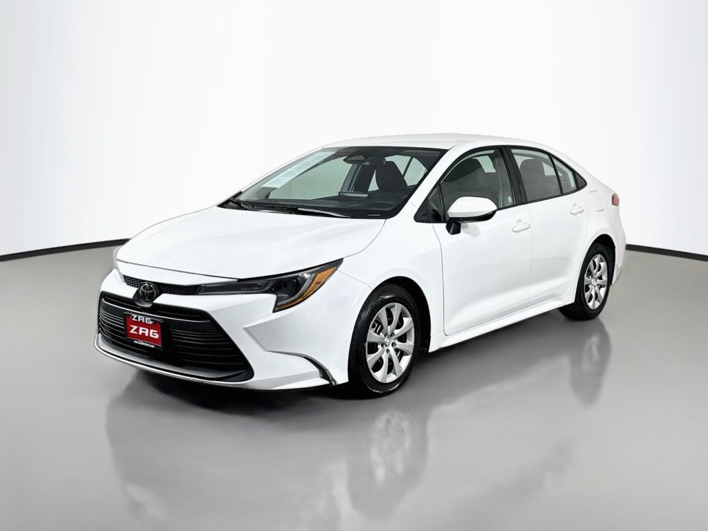 Used 2025 Toyota Corolla LE FWD image 1