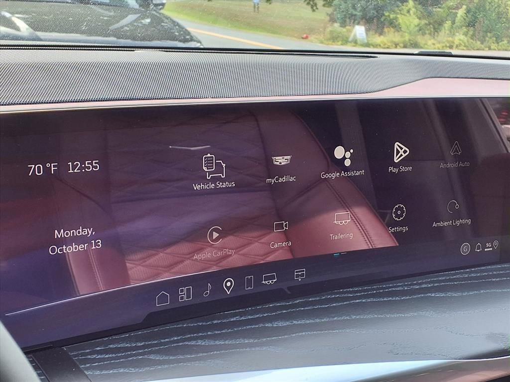 New 2026 Cadillac Escalade ESV Luxury w/ LPO, Floor Liner Package image 18