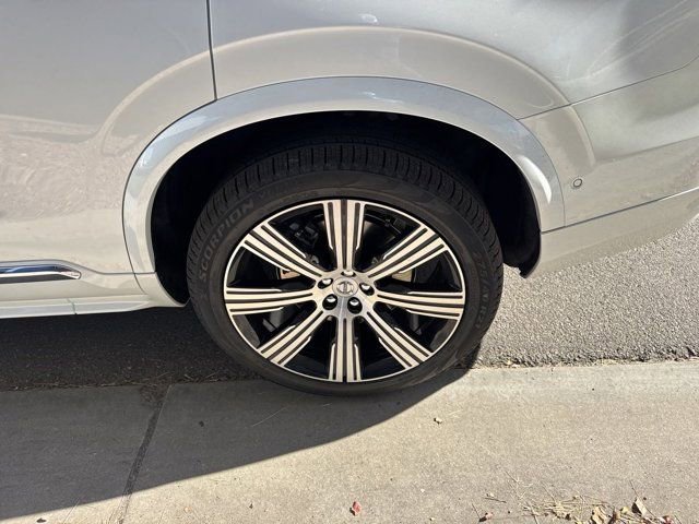 New 2025 Volvo XC90 T8 Plus w/ Protection Package Premier image 11