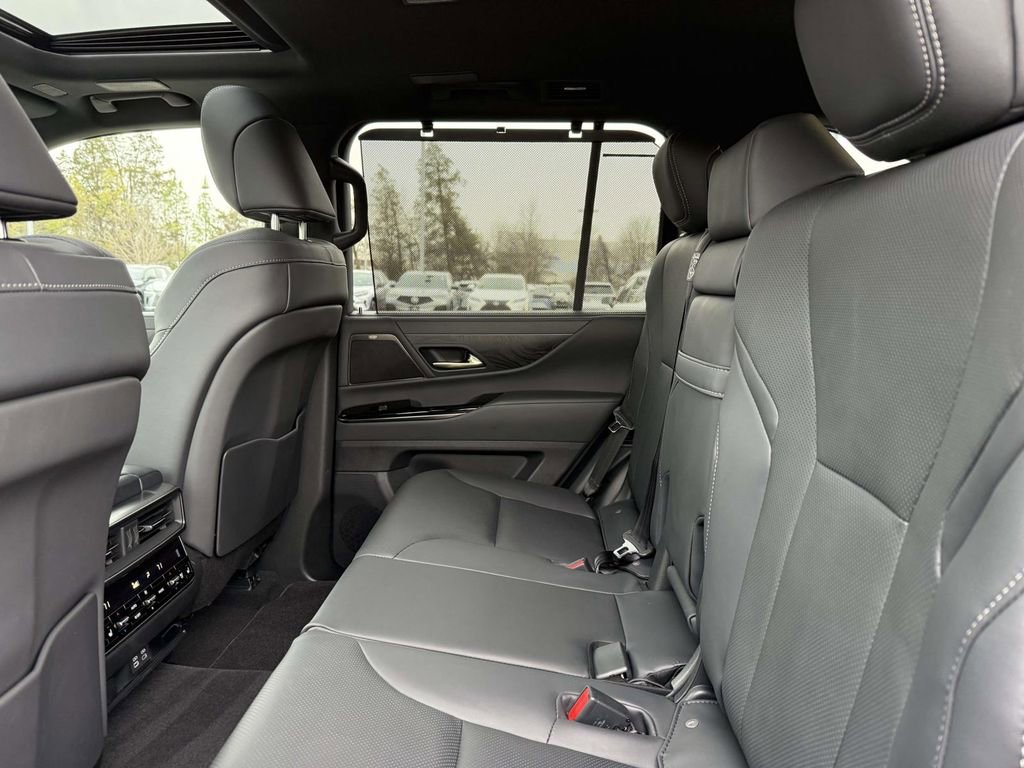 Used 2025 Lexus LX 600 4WD w/ Accessory Package (Z1) image 15