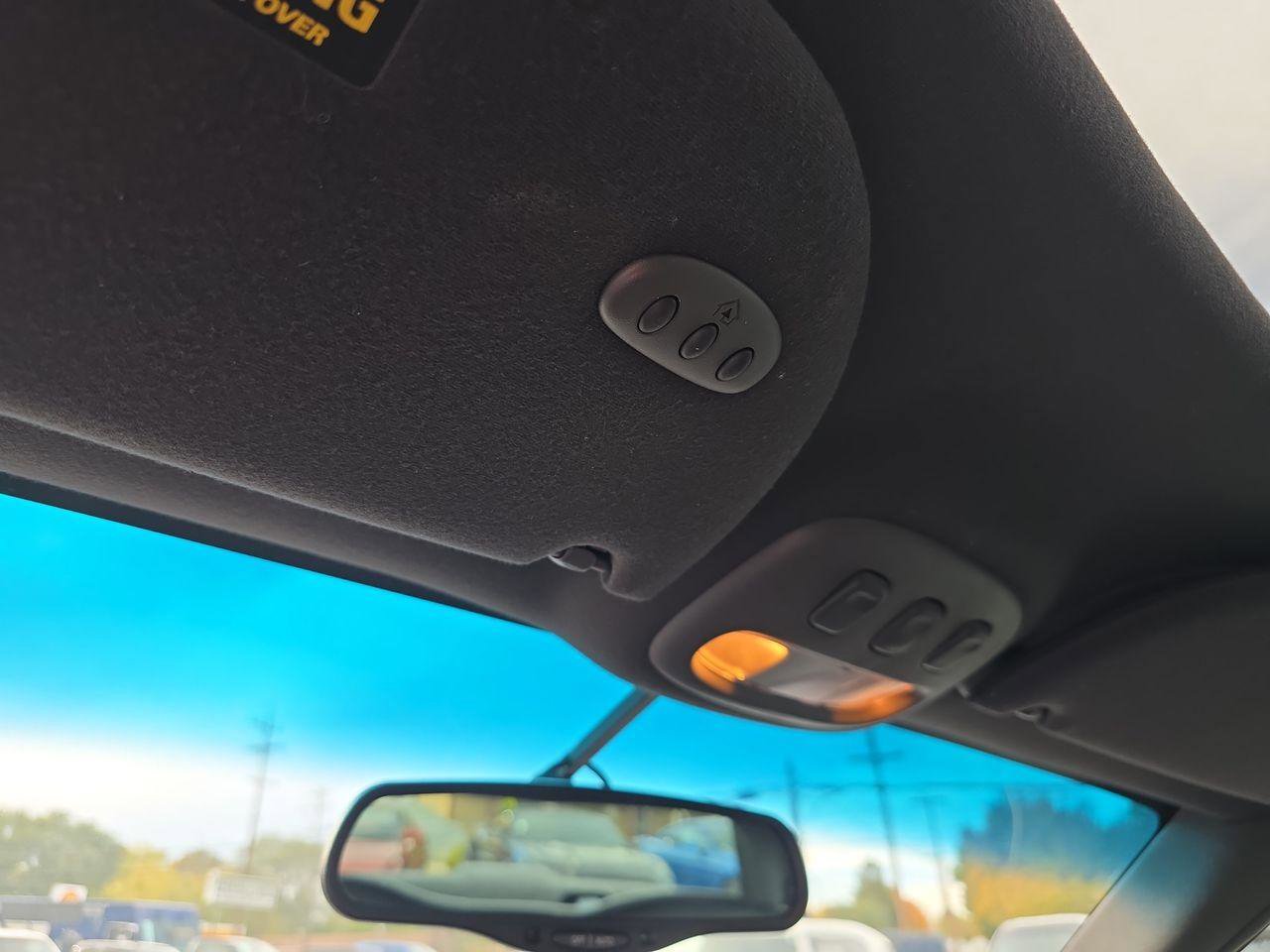 Used 1999 Lincoln Town Car Signature RWD image 23