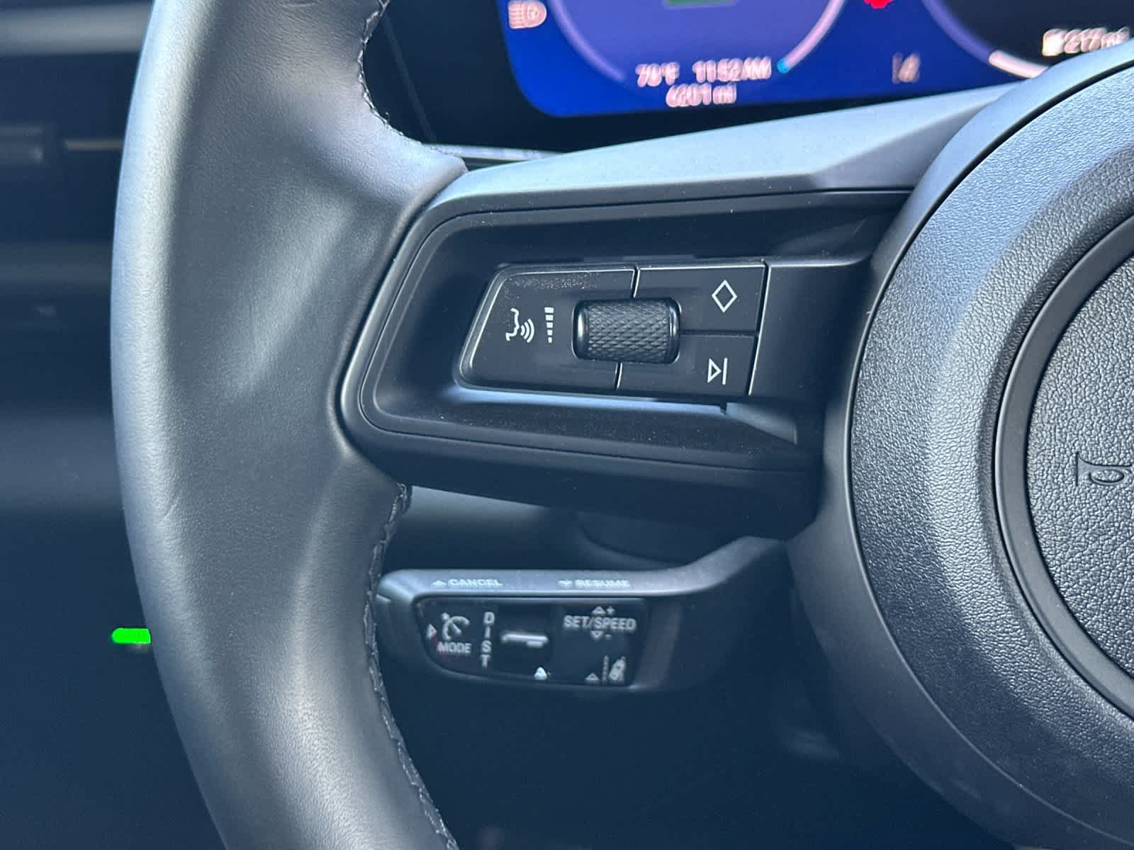 Certified 2025 Porsche Macan Electric RWD image 27