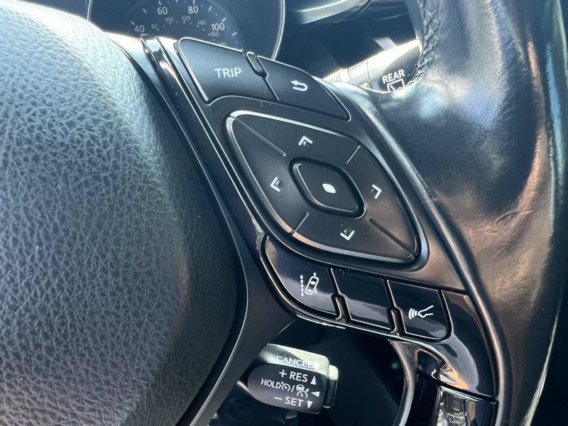 Used 2018 Toyota C-HR XLE FWD image 19