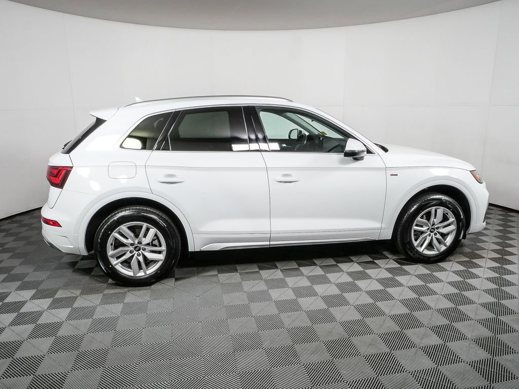 Used 2023 Audi Q5 2.0T Premium w/ Convenience Package image 2