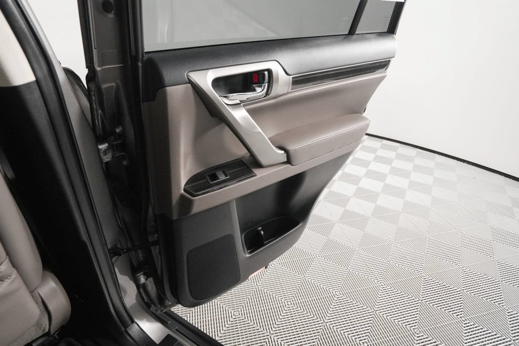 Certified 2021 Lexus GX 460 Premium w/ Premium Package AWD/4WD image 17
