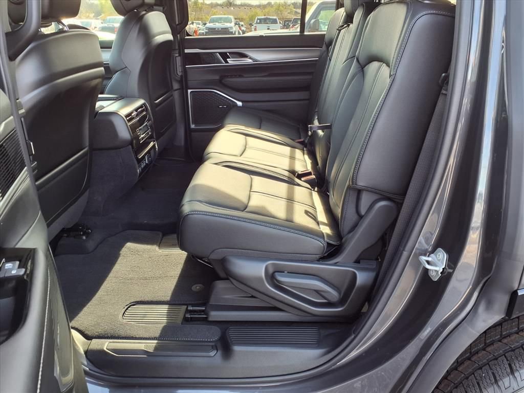 New 2025 Jeep Wagoneer 4WD w/ Convenience Group I image 24