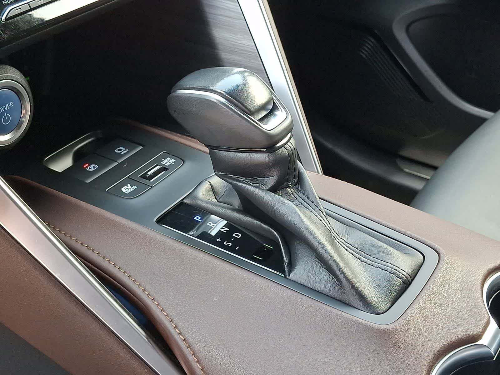 Certified 2022 Toyota Venza XLE AWD/4WD image 19