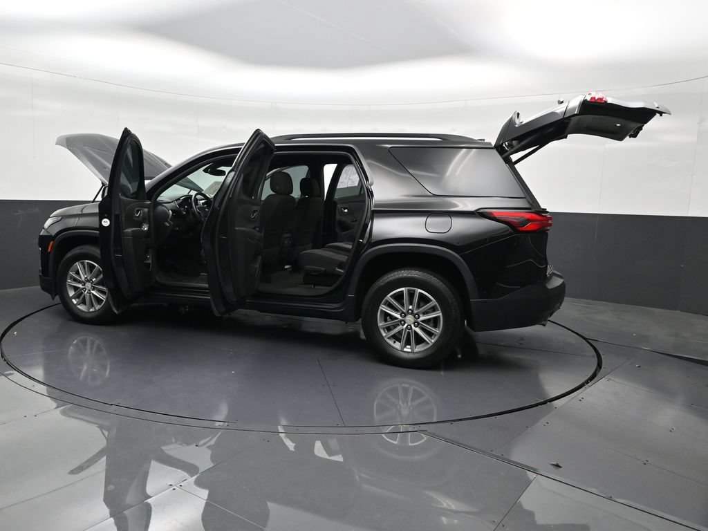 Used 2022 Chevrolet Traverse LT FWD image 35
