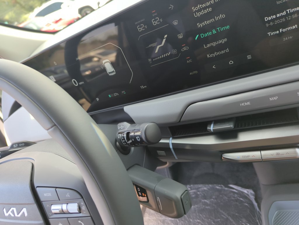 New 2027 Kia EV3 Wind FWD image 24