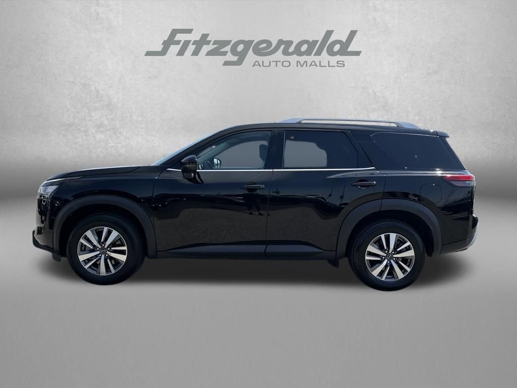 Used 2025 Nissan Pathfinder SL AWD/4WD image 7
