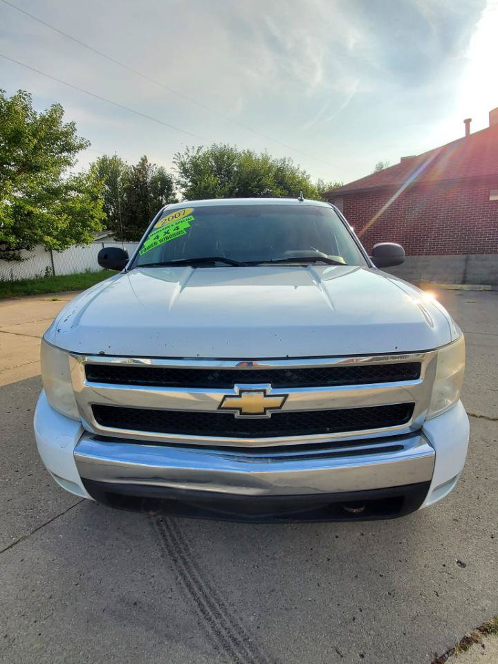 Used 2007 Chevrolet Silverado 1500 LT AWD/4WD image 2