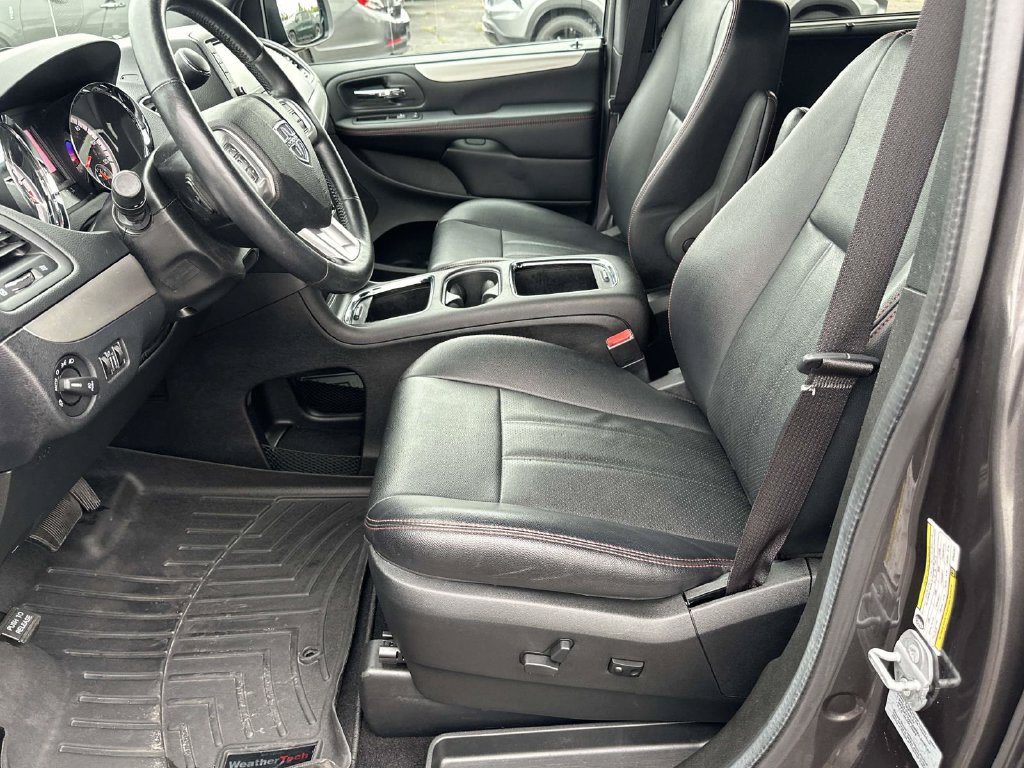 Used 2017 Dodge Grand Caravan GT FWD image 18