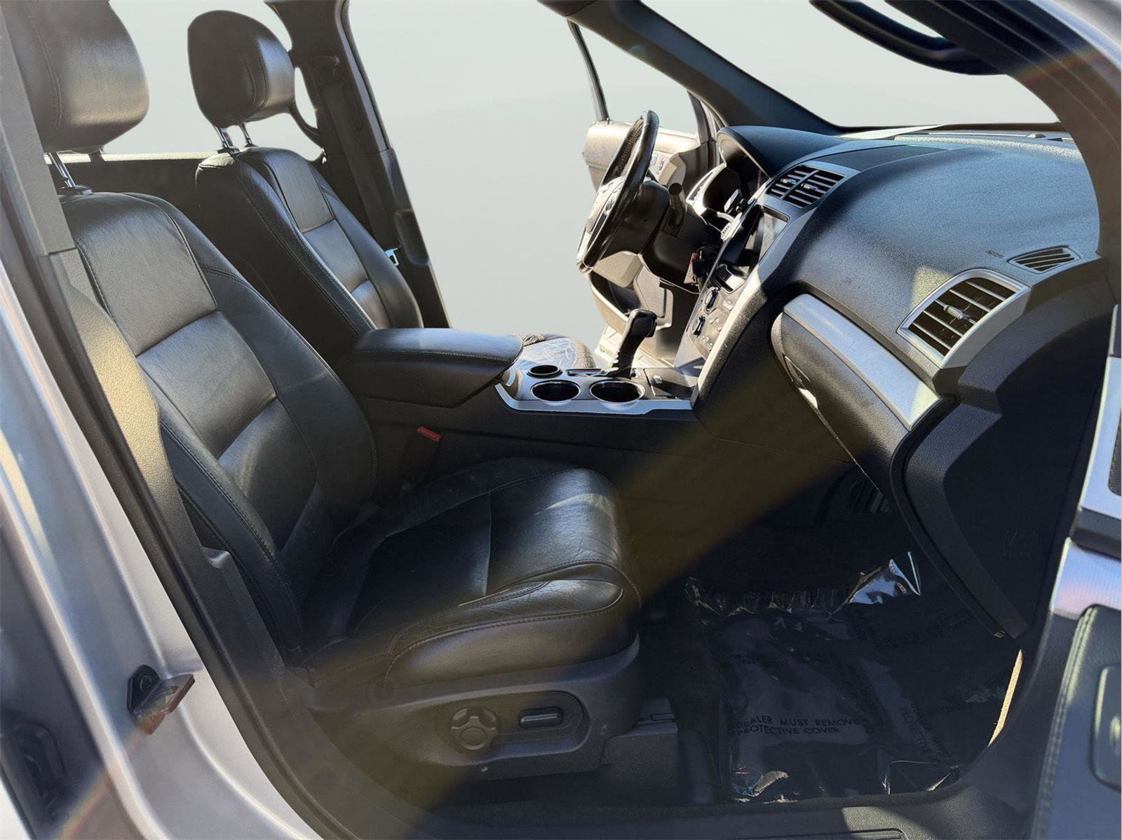 Used 2013 Ford Explorer XLT image 19