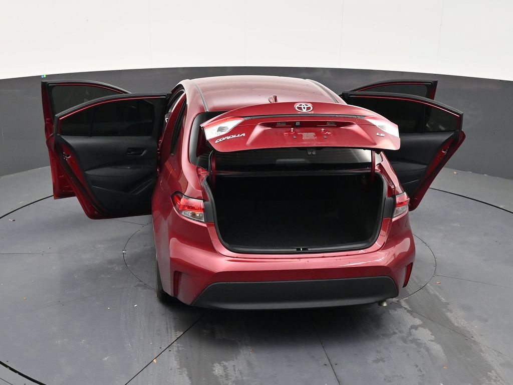 Used 2025 Toyota Corolla LE FWD image 32