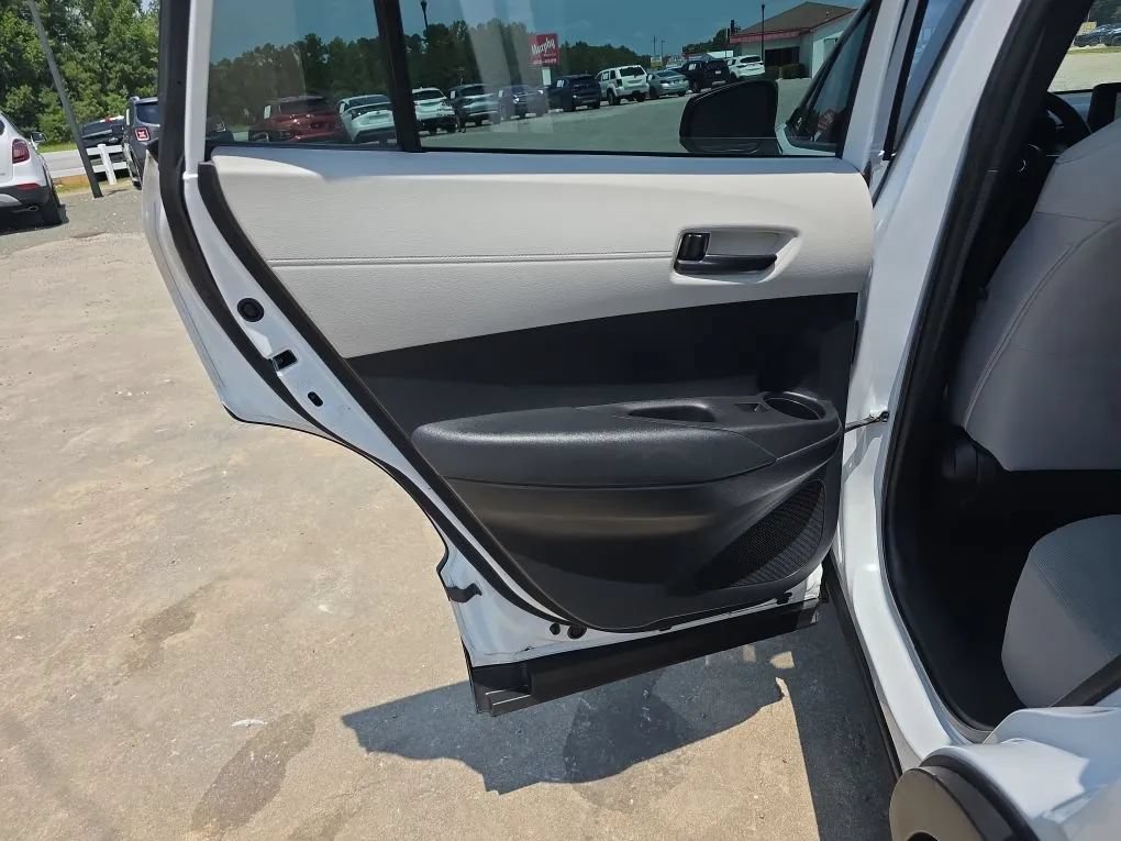 Used 2024 Toyota Corolla Cross L FWD image 36