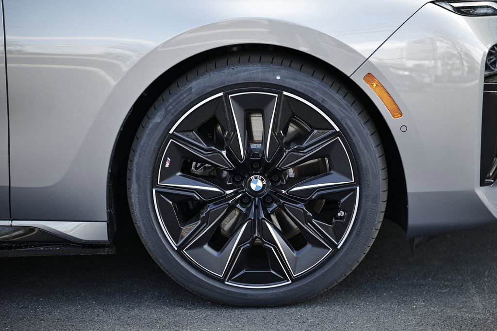 New 2026 BMW i7 eDrive50 w/ M Sport Package image 5
