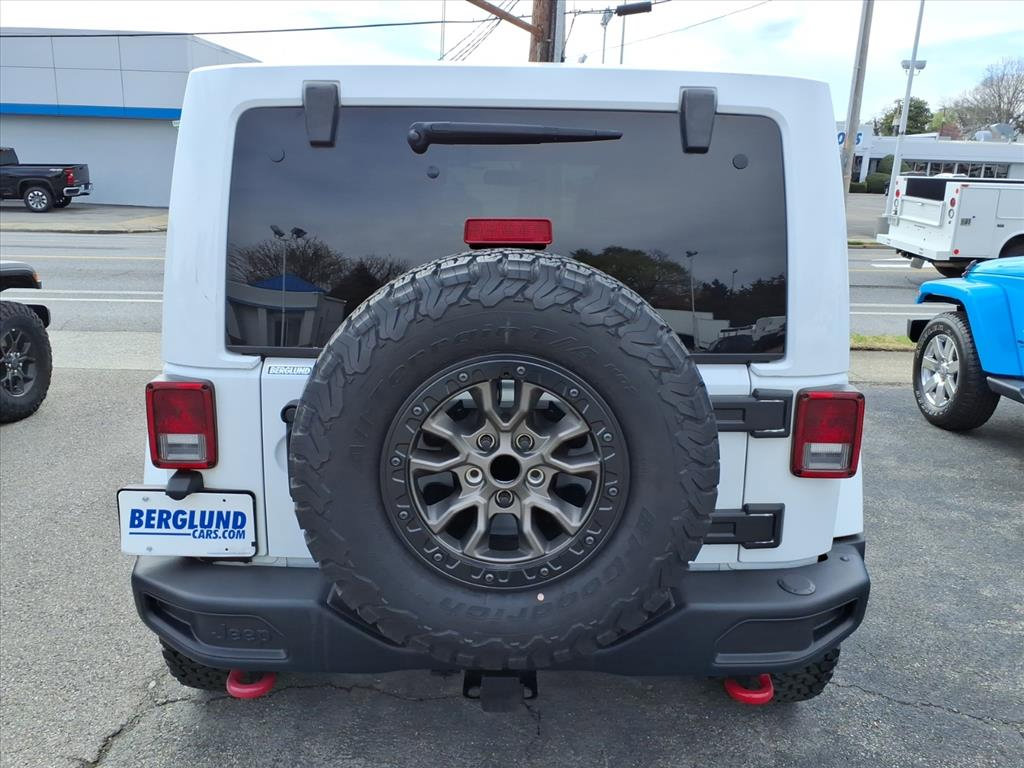 Used 2018 Jeep Wrangler Unlimited Sahara AWD/4WD image 4