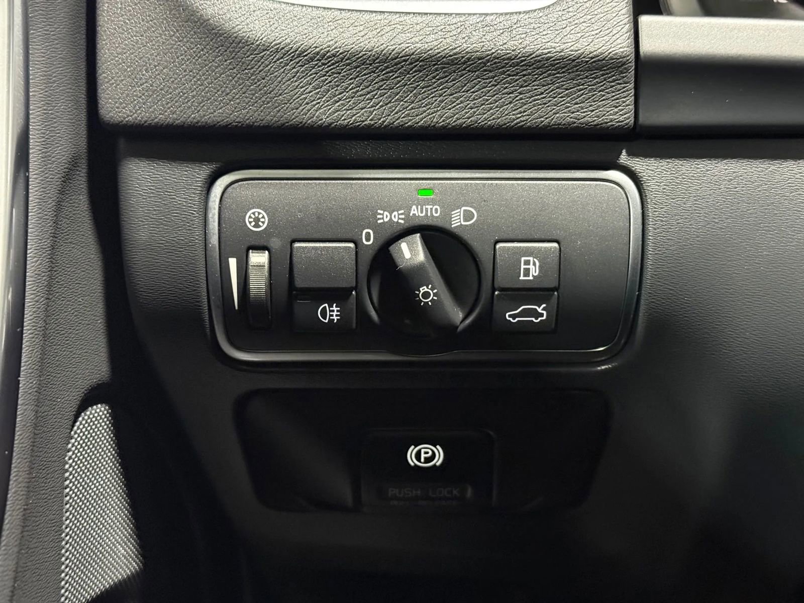 Used 2014 Volvo S60 T5 w/ Climate Package image 29