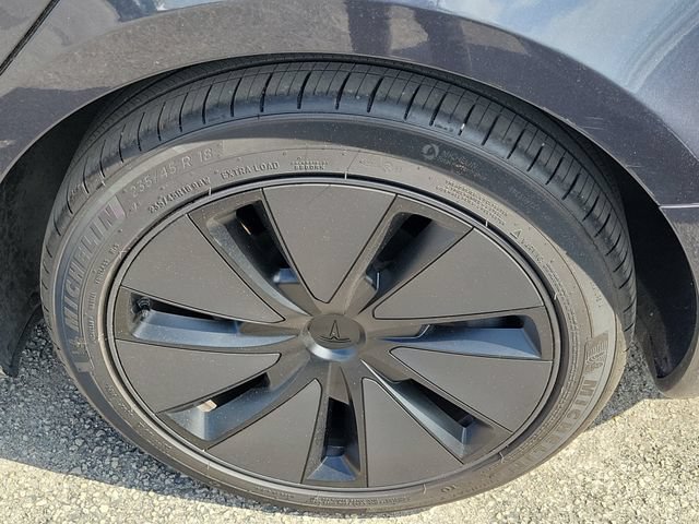 Used 2024 Tesla Model 3 Standard Range RWD image 9