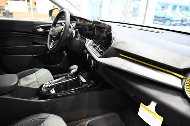 New 2026 Chevrolet Trax LT w/ Driver Confidence Package FWD image 13
