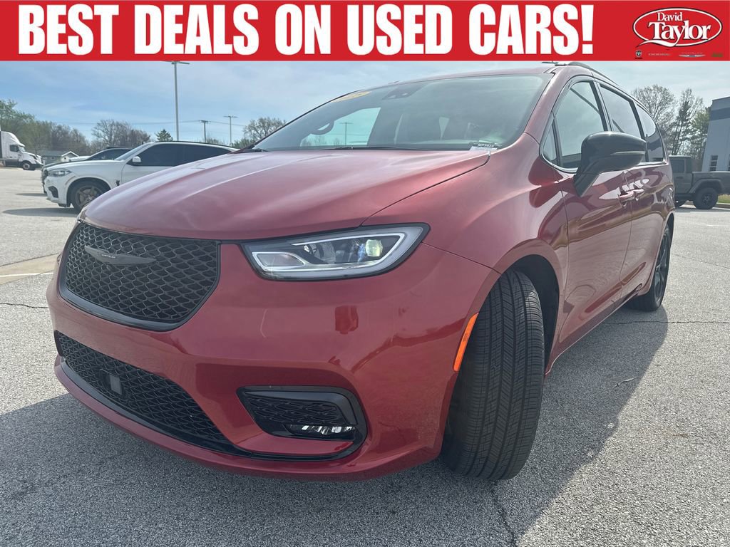 Used 2025 Chrysler Pacifica Limited FWD image 7