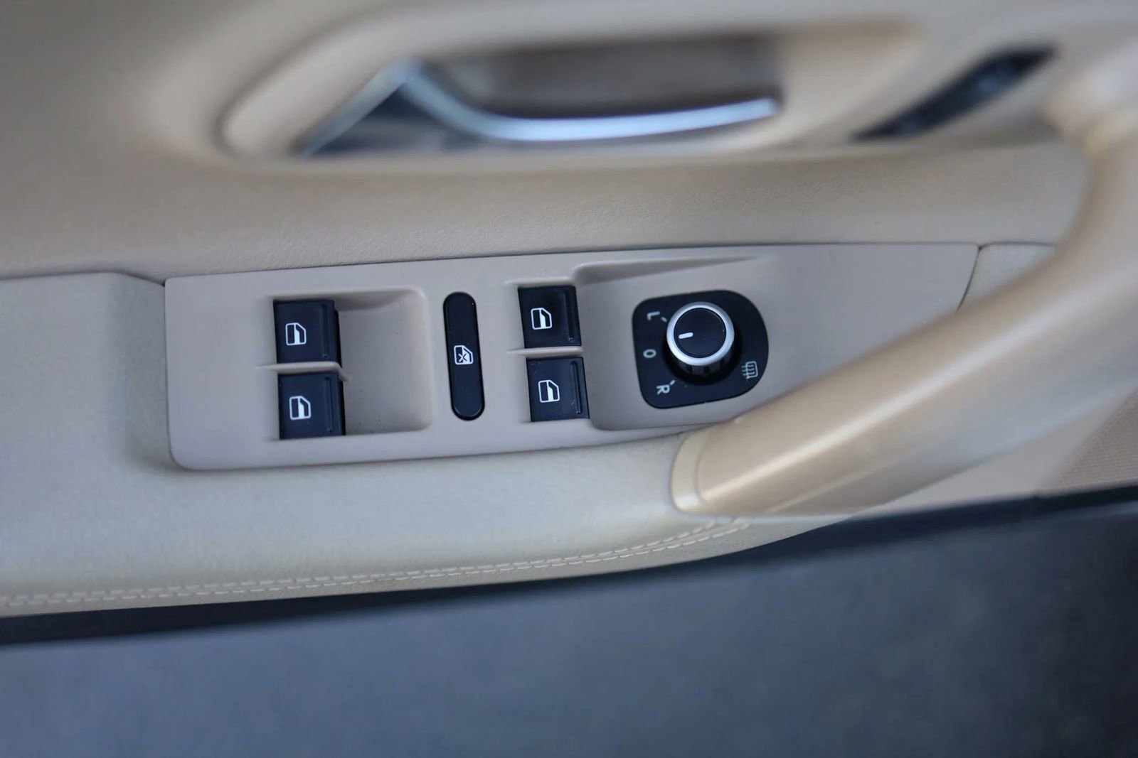 Used 2013 Volkswagen CC Sport Plus image 11