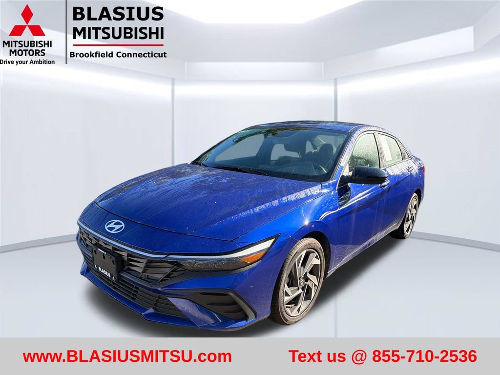 Used 2025 Hyundai Elantra Sport FWD image 1