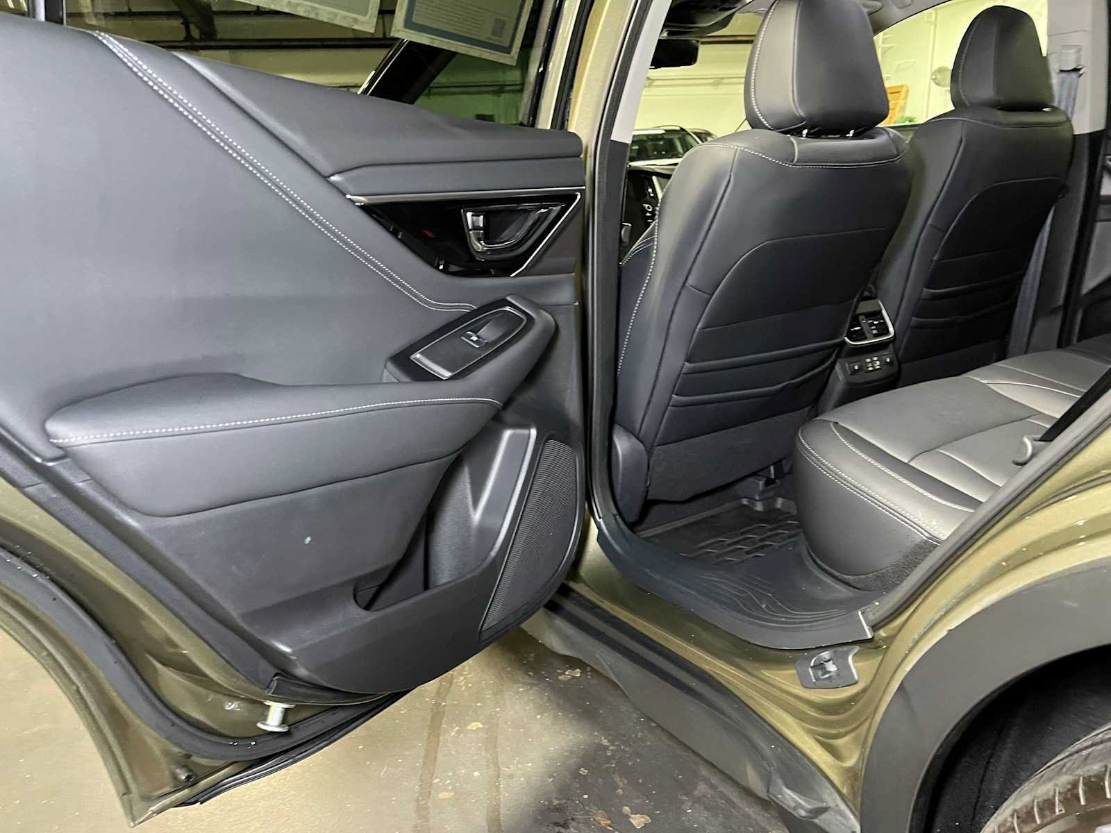 Used 2025 Subaru Outback Touring XT AWD/4WD image 19