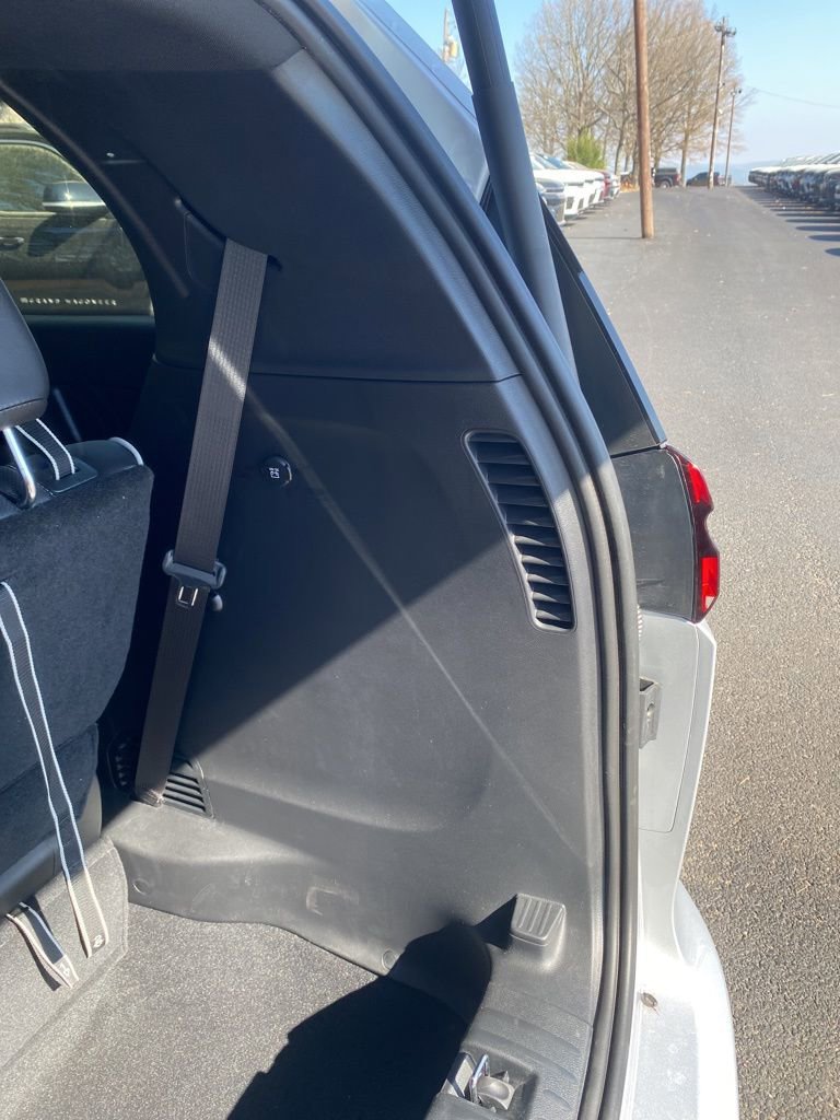 New 2026 Chrysler Pacifica Limited w/ S Appearance Package image 13