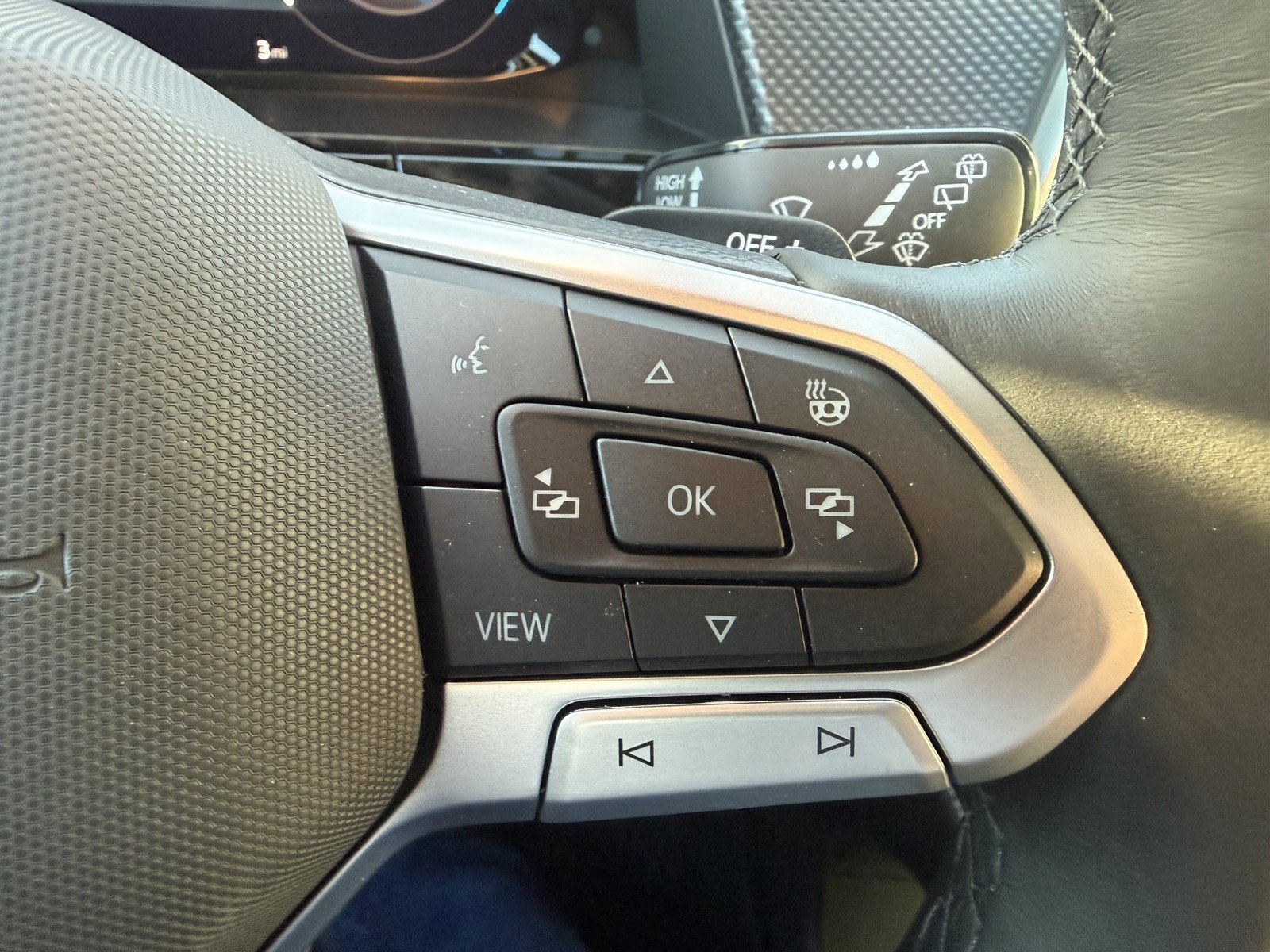 New 2026 Volkswagen Atlas Cross Sport SEL R-Line image 16